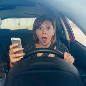Things You Definitely Should Not Do While Driving